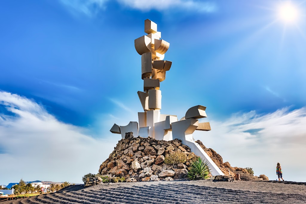 Monumento al Campesino, escultura de Cesar Manrique