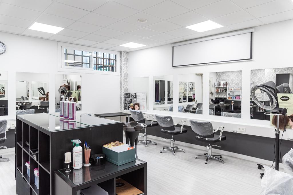 Centro de Formacion de Estetica y Peluqueria Domeka Vera