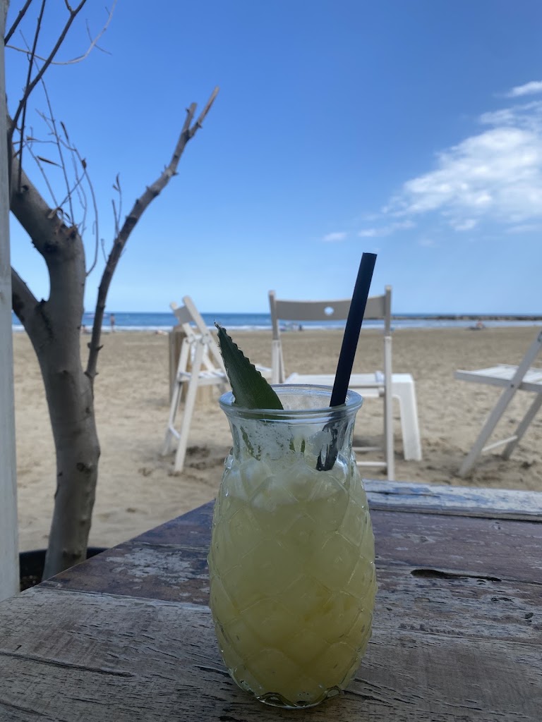 ZALE Beach House — Zumo