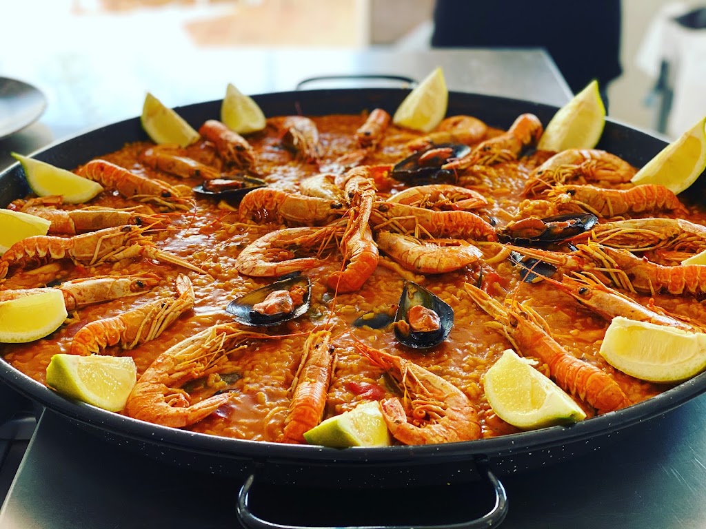 Restaurante Blanca — Comida y bebida