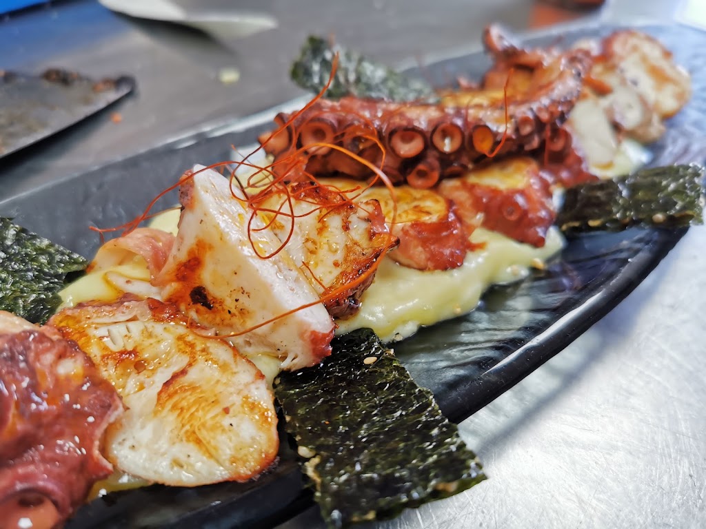 Restaurante La Loma — Comida y bebida