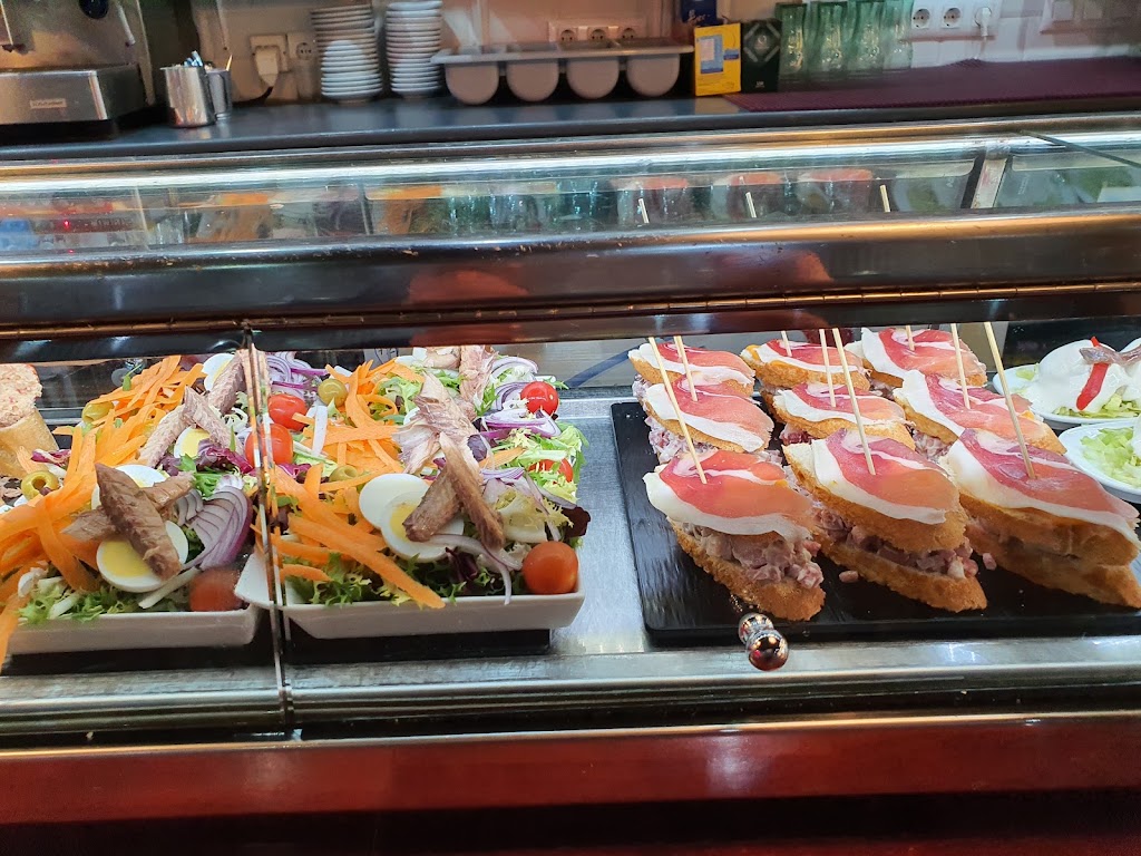 Restaurante T2.0 El Triangulo LowCost — Ambiente