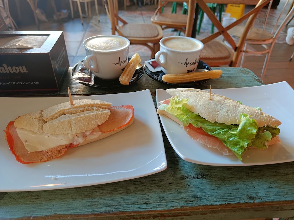 Cafeteria El Pinar — Cafe