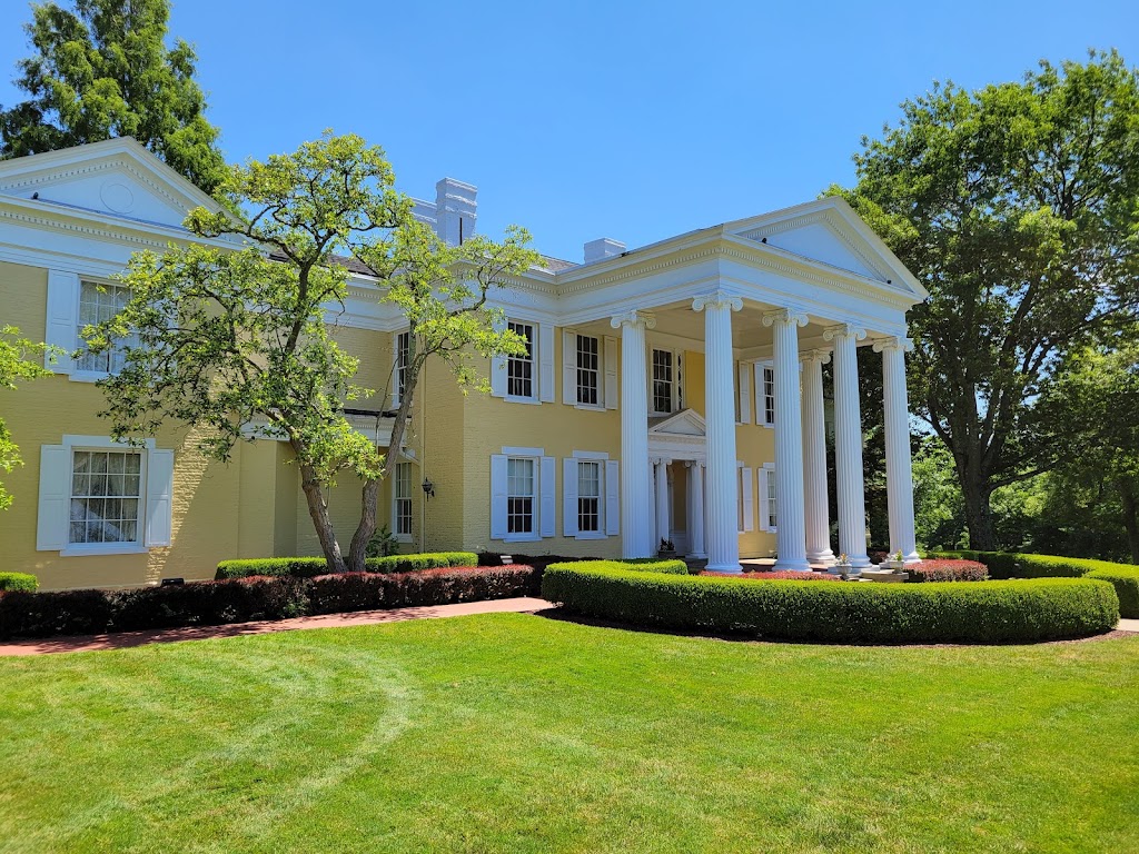 Oglebay Mansion Museum - Resort hotel in Wheeling , United States of America