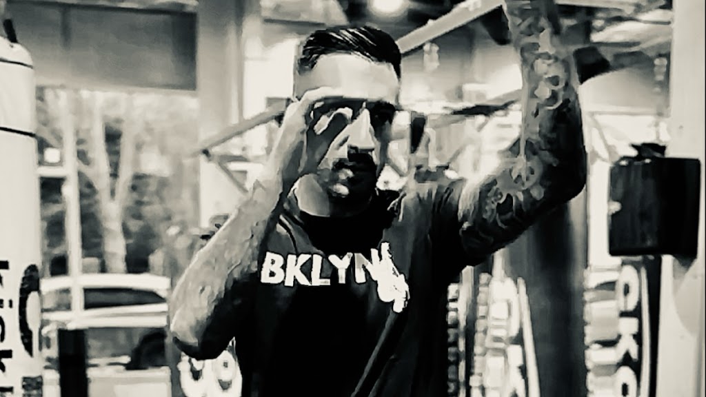  Gorilla Vinny Training