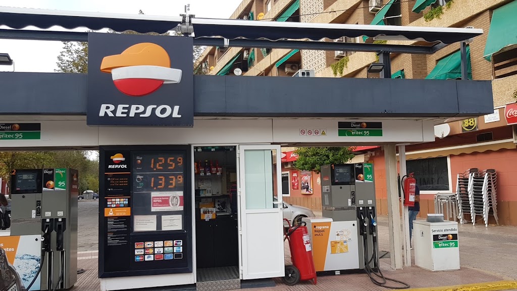 Estacion de Servicio Repsol — Exterior