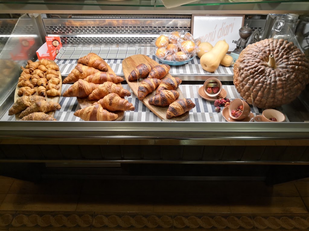 Cafe de Cal Jaume — Comida y bebida