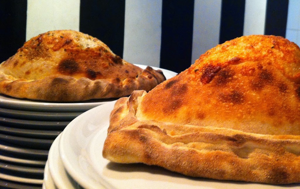 Mamma Mia Pizzeria Calella — Comida y bebida