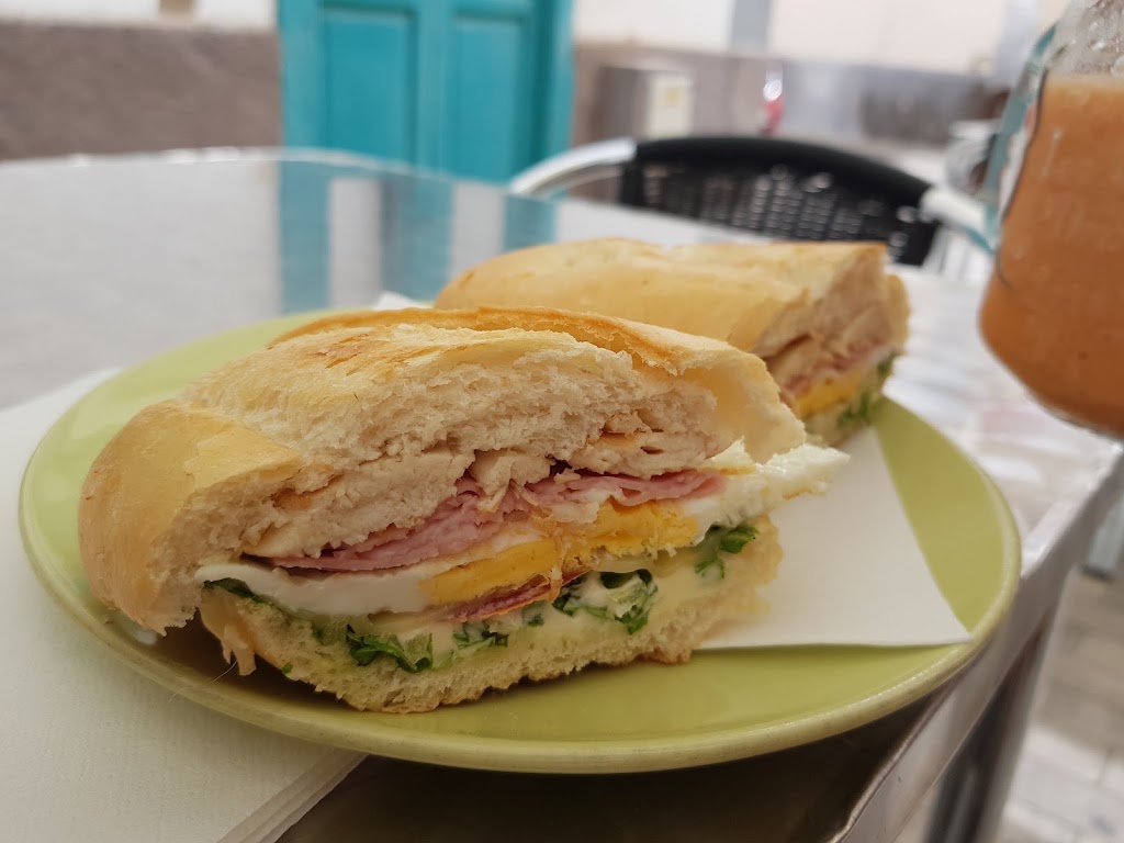 La Zumeria — Comida y bebida