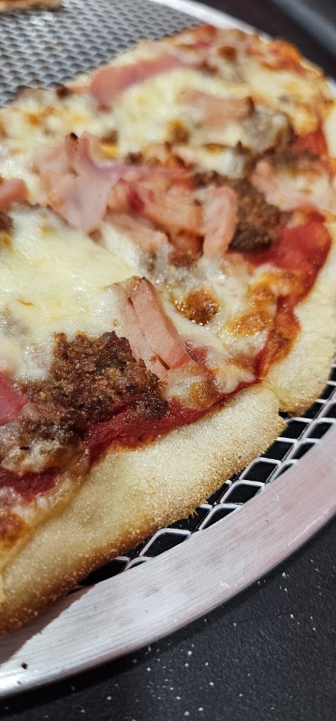 Cascabel Pizza — Comida y bebida