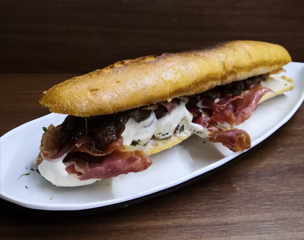 La Jaula de Grillos — Comida y bebida