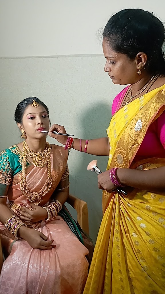 New Look Beauty Parlour Aari Creations Academy