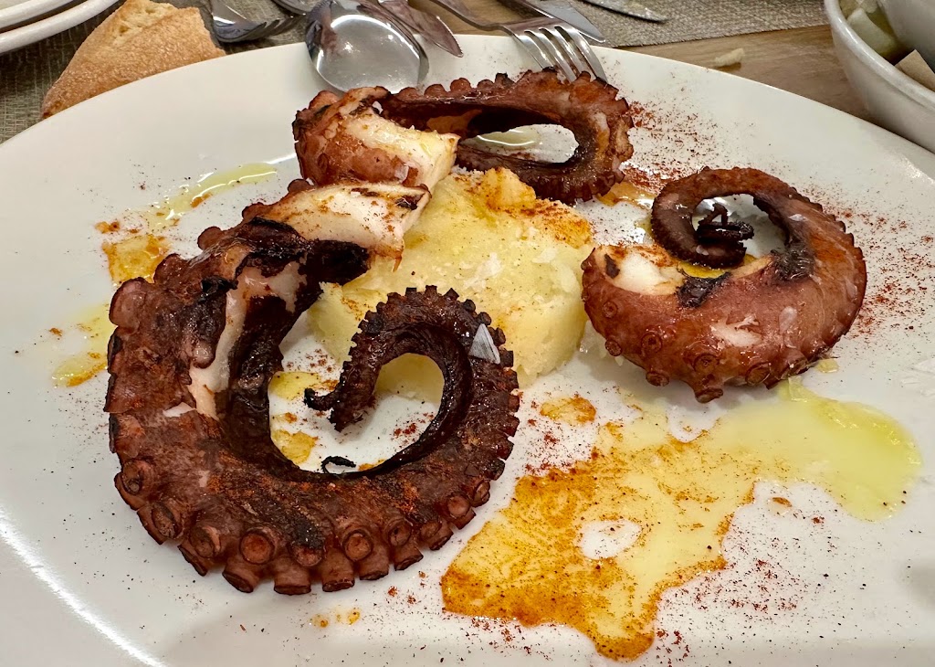 Bodega los Finos — Comida y bebida