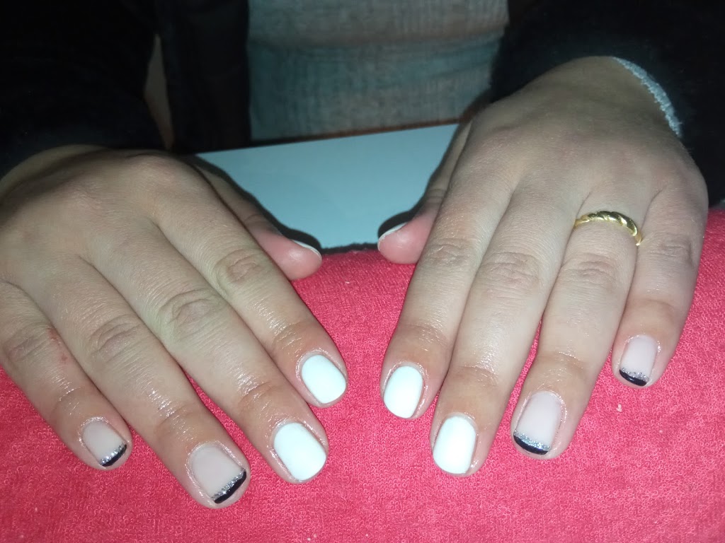 Centro de Estetica Maria Cortes — Manicura