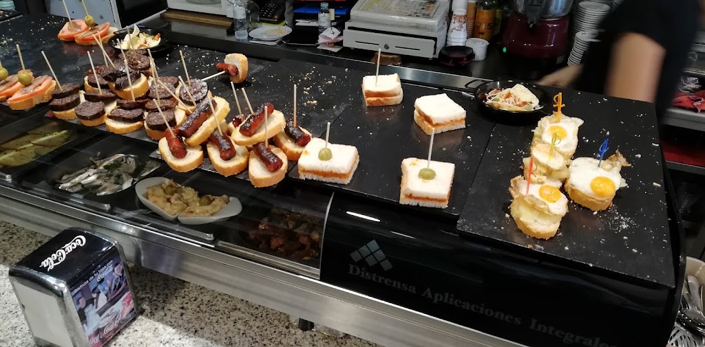 Taverna Xurreria Serca — Comida y bebida