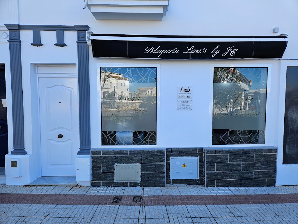 Peluqueria Luna's by Judith Castillo — Exterior