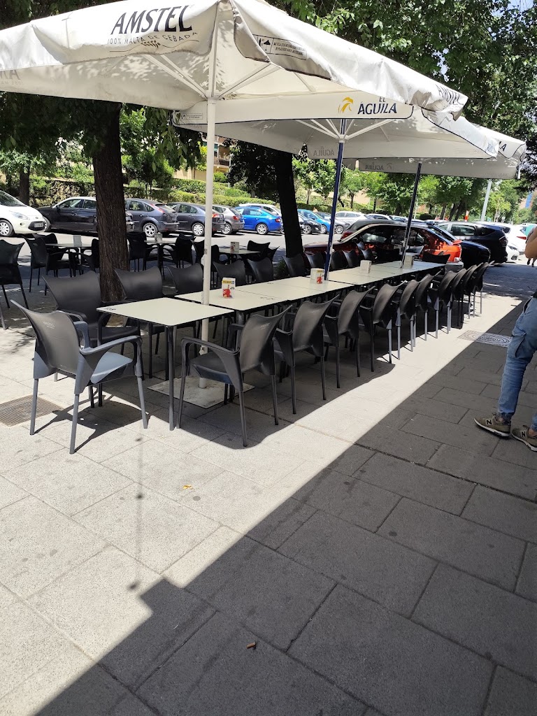 M bistro Coslada — Ambiente