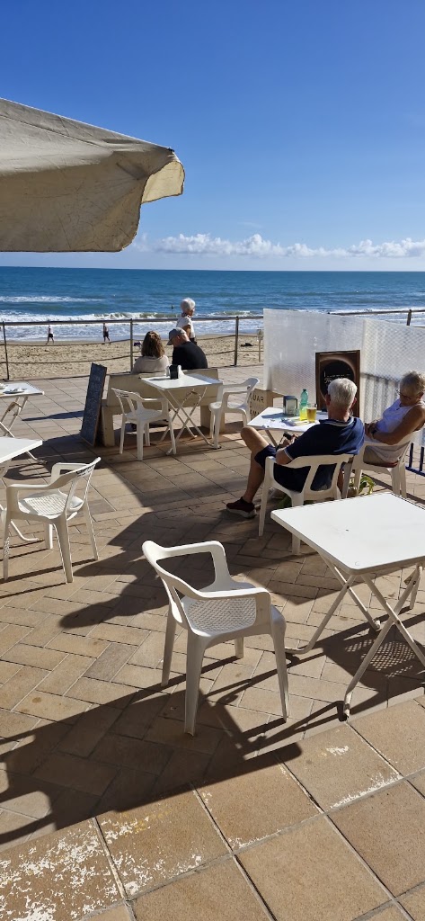 EL CAFE DE CARMEN — Ambiente