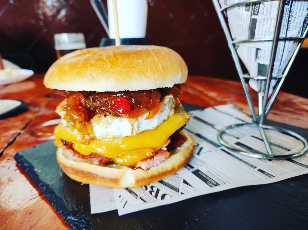 Restaurante Taskita Isidro — Hamburguesa