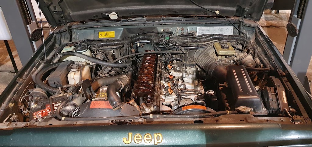 Taller mecanico en Manresa / Taller JM - taller mecanico para coches, reparacion y mantenimiento del coche — Del propietario