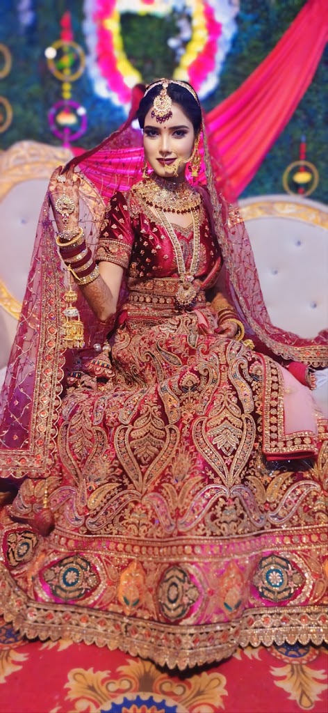 R R Makeover Professional Family Salon Hair Skin Makeup