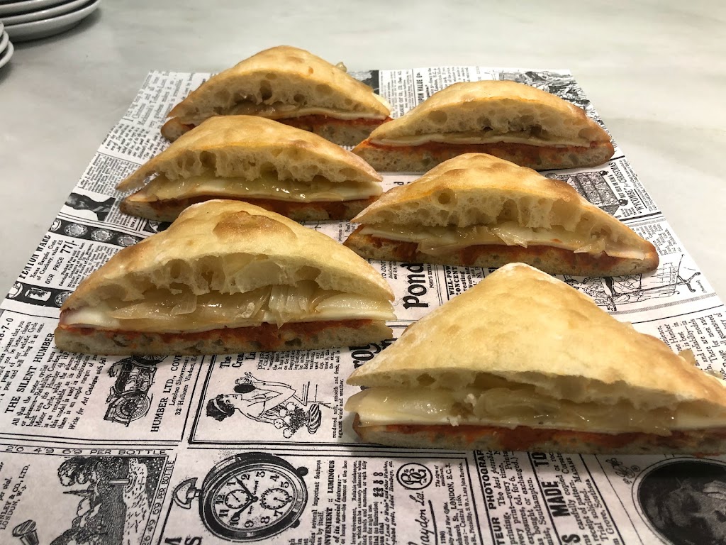 Restaurante La Botiga de L'Estacio — Comida y bebida