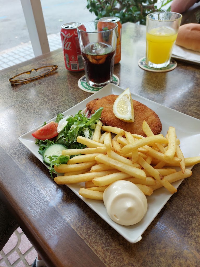 Bar Rembrandt — Comida y bebida
