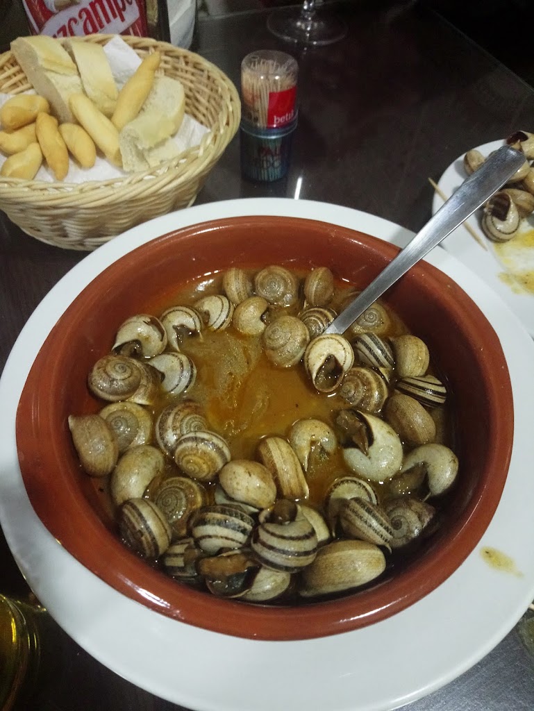 Bar primera — Comida y bebida