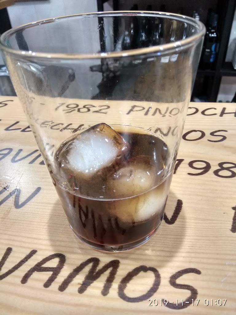 Bar El tatachin de la frontera — Comida y bebida