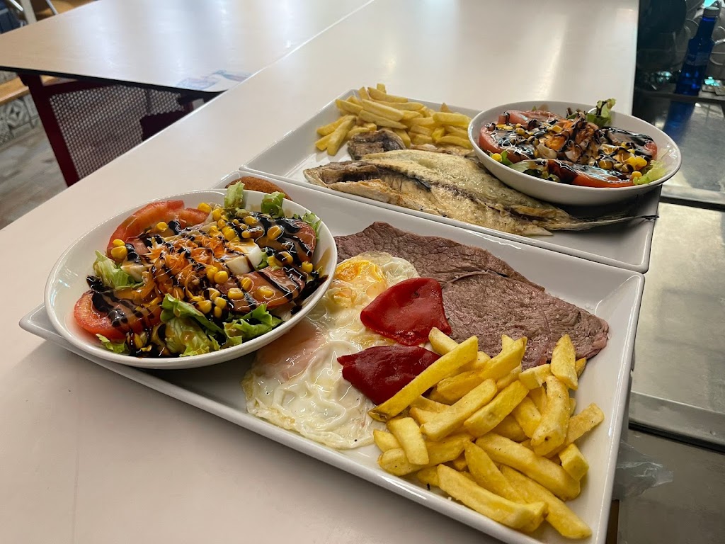 Gurea Bar — Comida y bebida