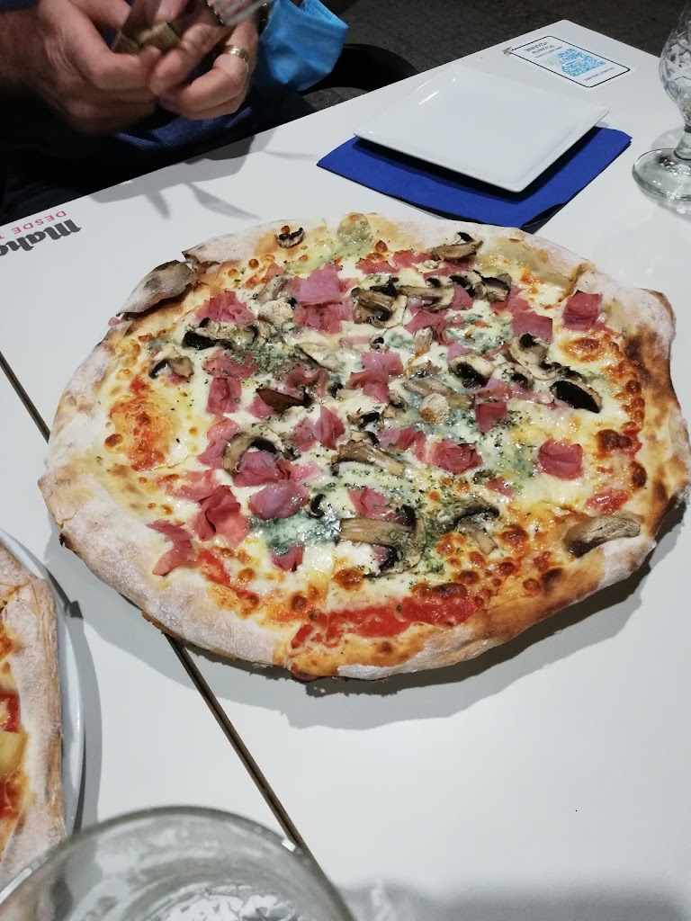 Bar-Restaurante Yoxaine — Pizza