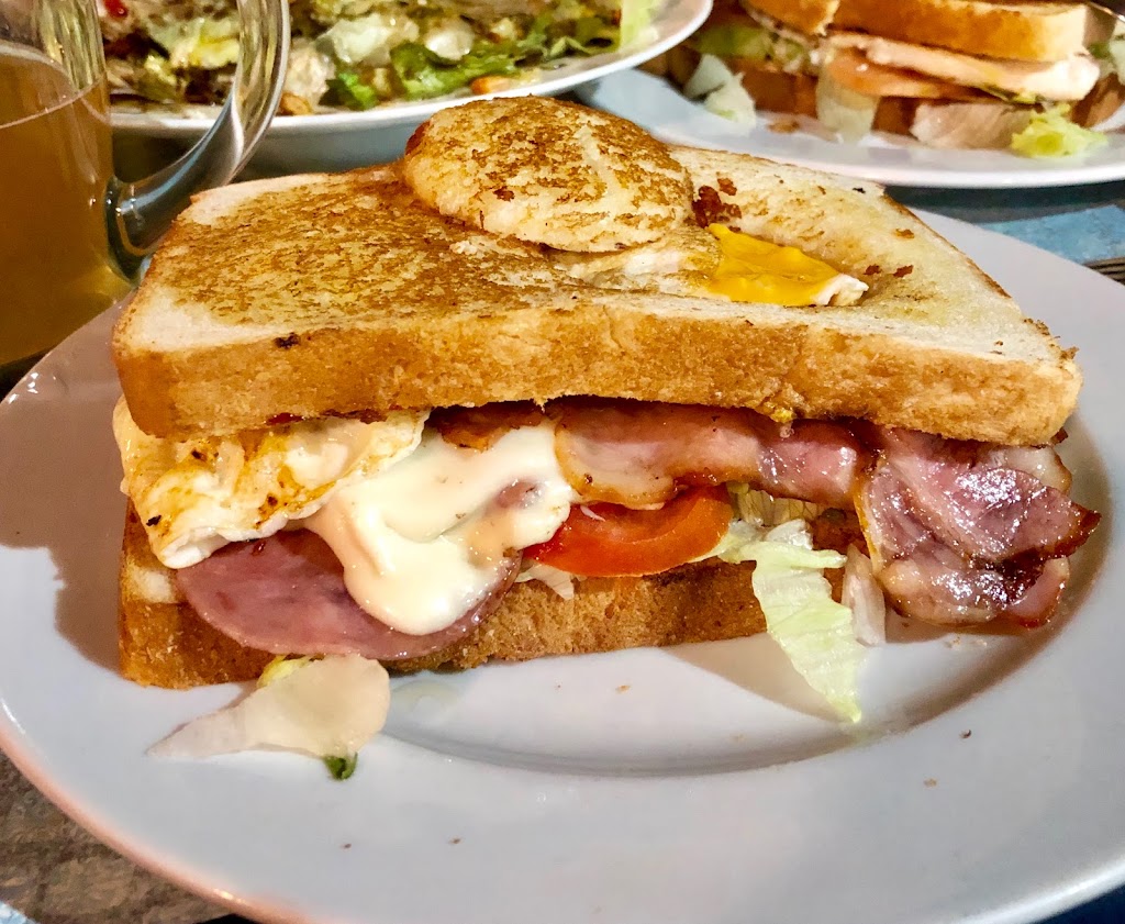 Bar Empotros, Restaurante Y Asador — Comida y bebida