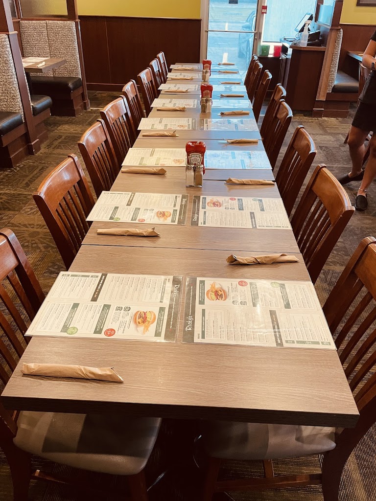 Ricky's All Day Grill - Leduc Common in Leduc