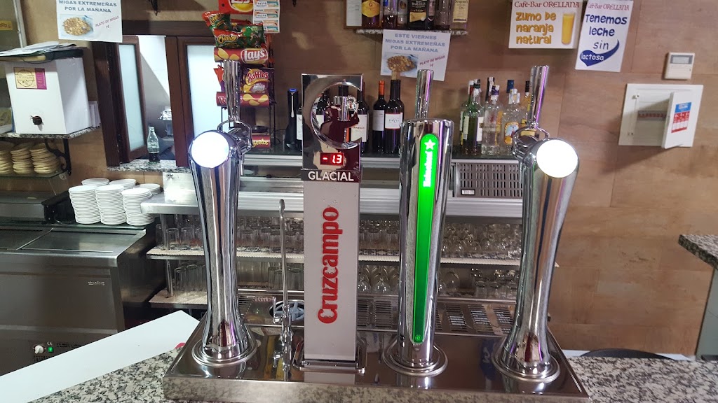 CAFE BAR ORELLANA — Comida y bebida