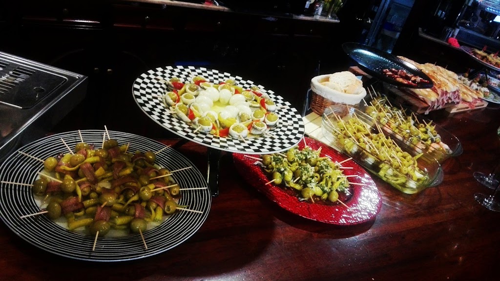 Cafeteria Dirdai — Comida y bebida