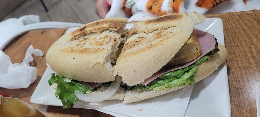 Bar - Cafeteria Deyfe — Sandwich de pollo