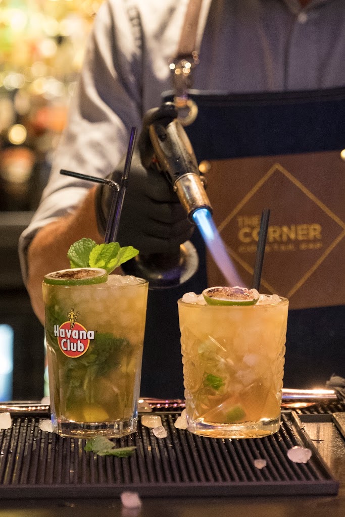 The Corner Cocktail Bar — Del propietario