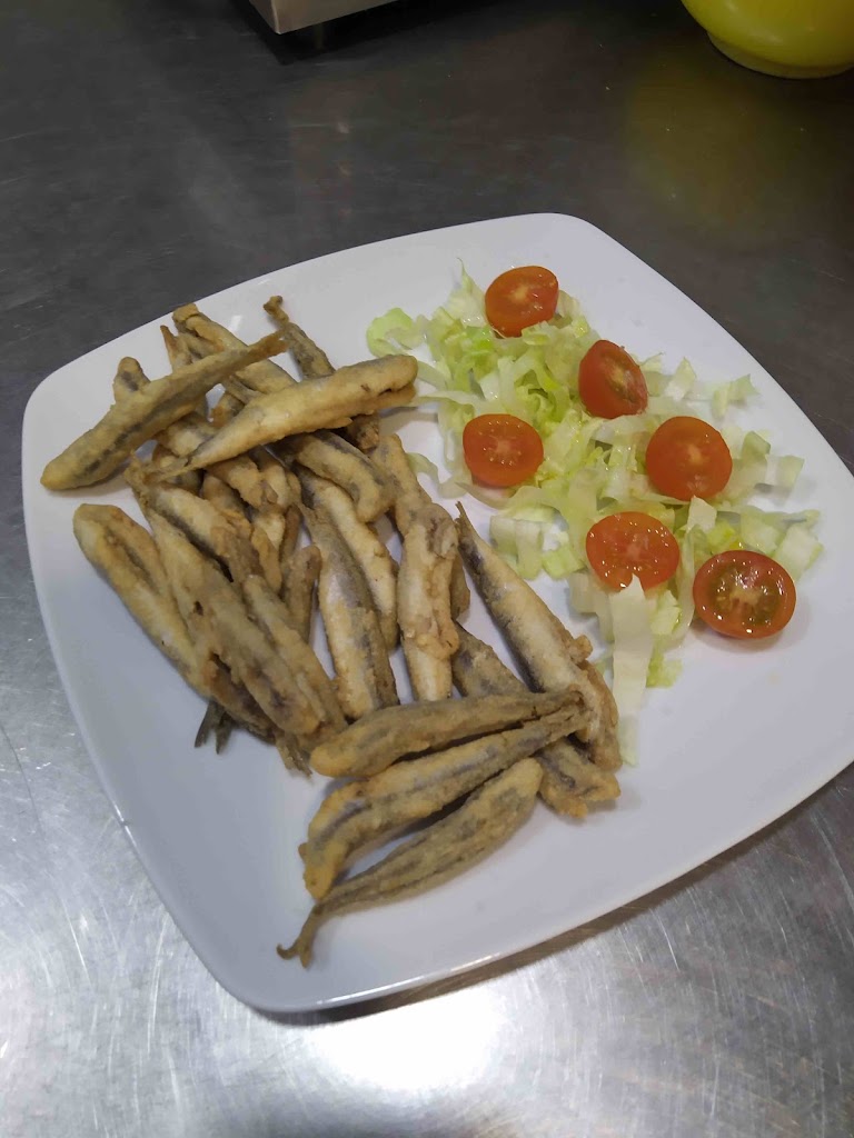 Bar El Enganche — Comida y bebida