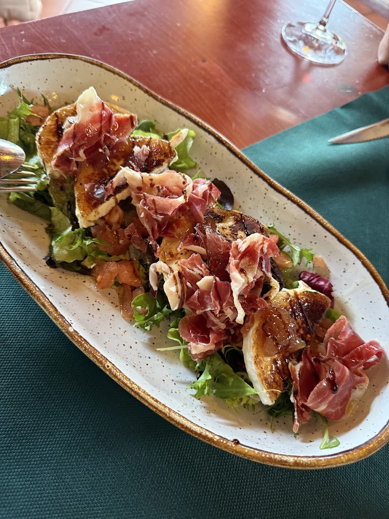 Restaurante La Candelita — Comida y bebida
