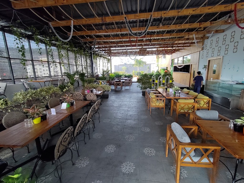 High Garden Sb Road Restaurant Bar In Pune