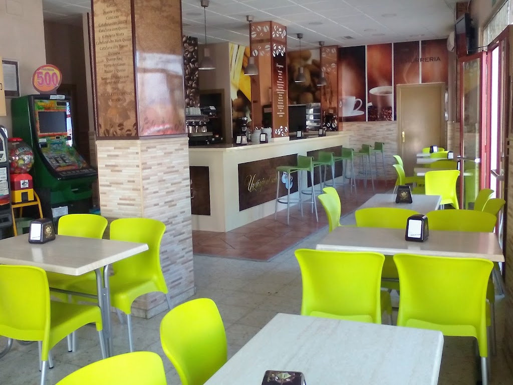 El Pilar - Churreria & Cafeteria — Ambiente