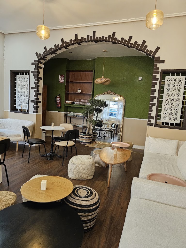 Cozy chic cafe