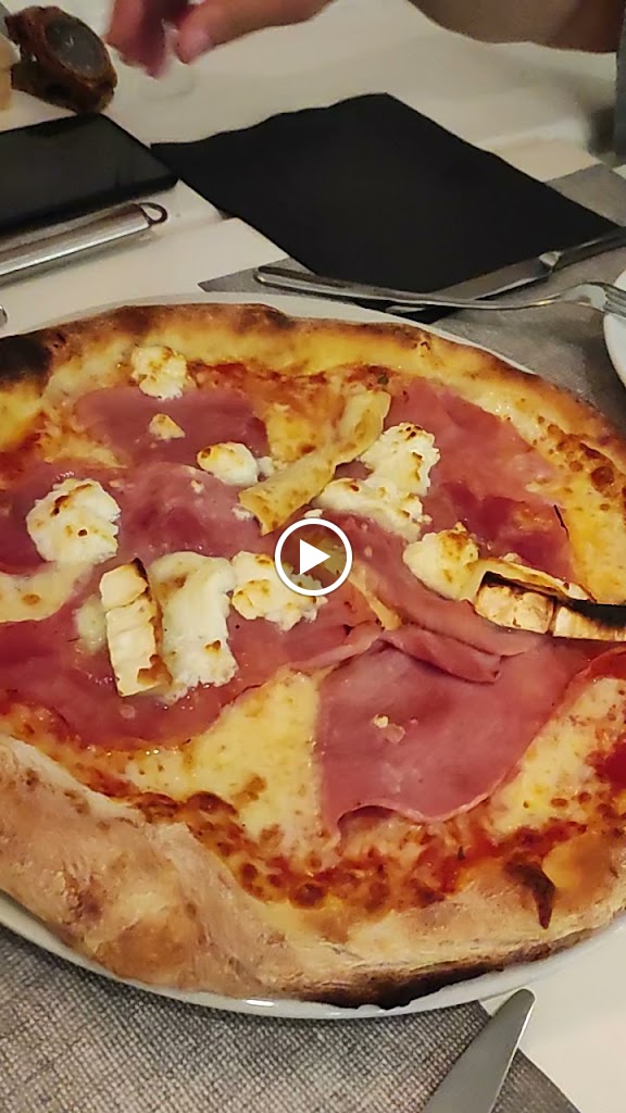 Batticuore. Pizzeria italiana al centre de Reus — Videos