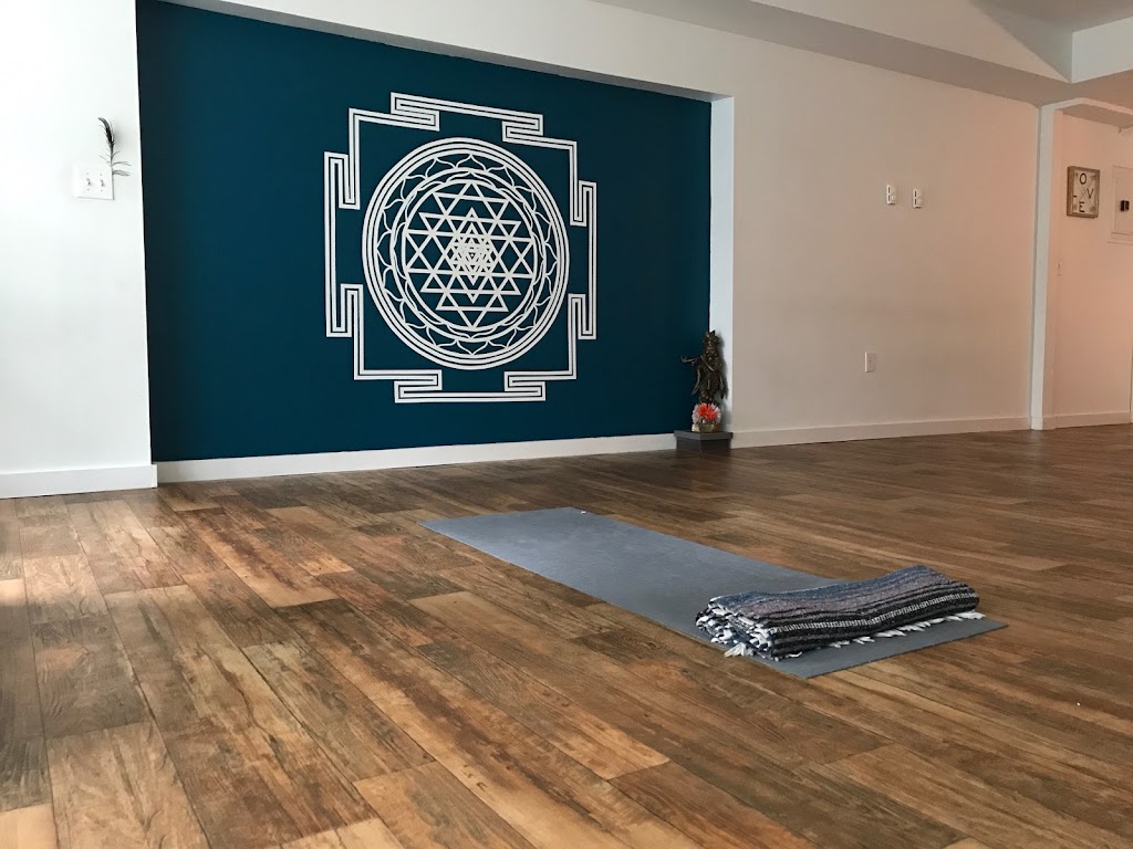  108 Lotus Yoga