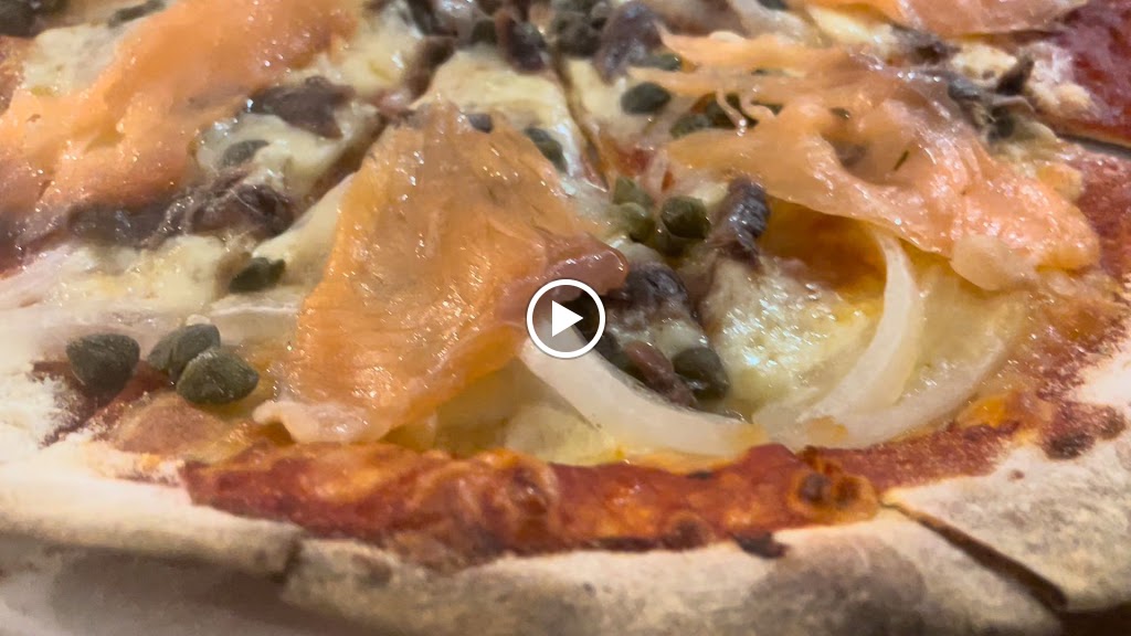Bar Pizzeria Chacho Juan — Comida y bebida