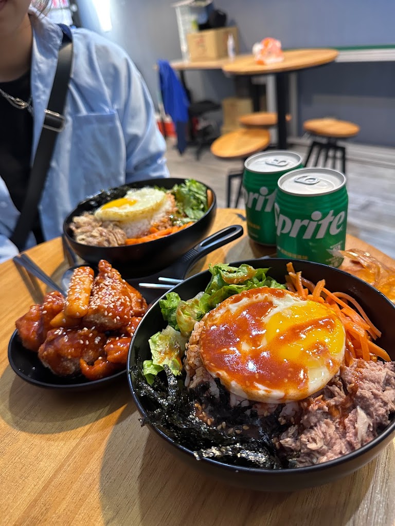 Arirang 아리랑 韓式料理炸雞專賣店(淡水捷運店） 的照片