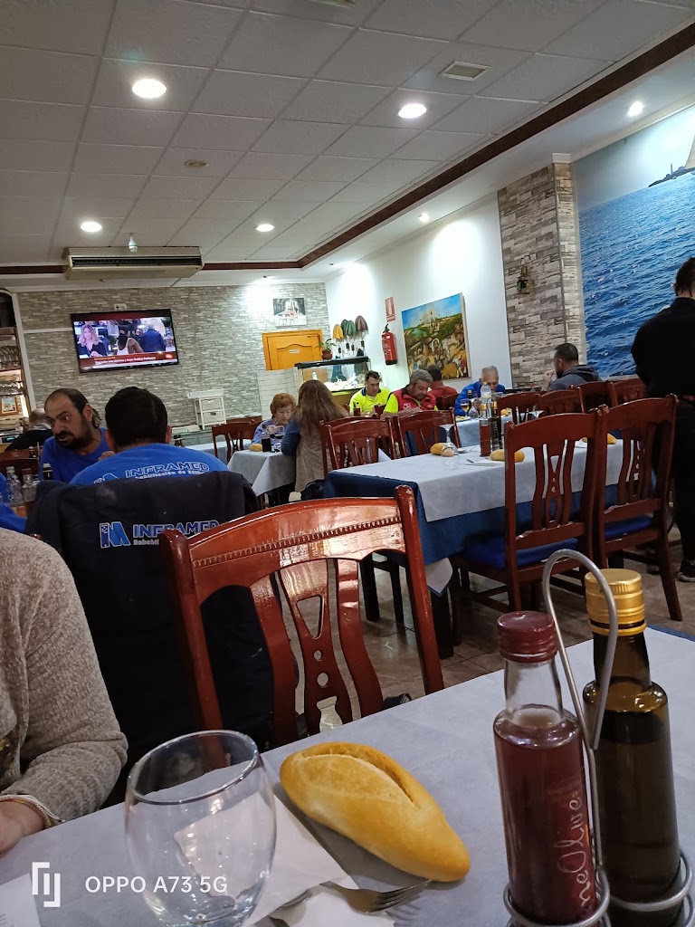 Bar Restaurante Resti TUTO — Comida y bebida