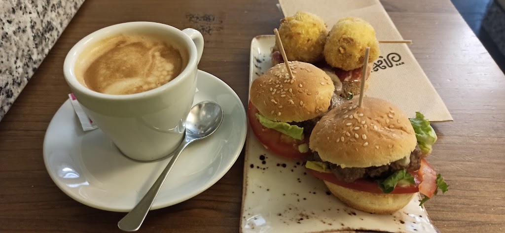 Bar Santutxu — Comida y bebida