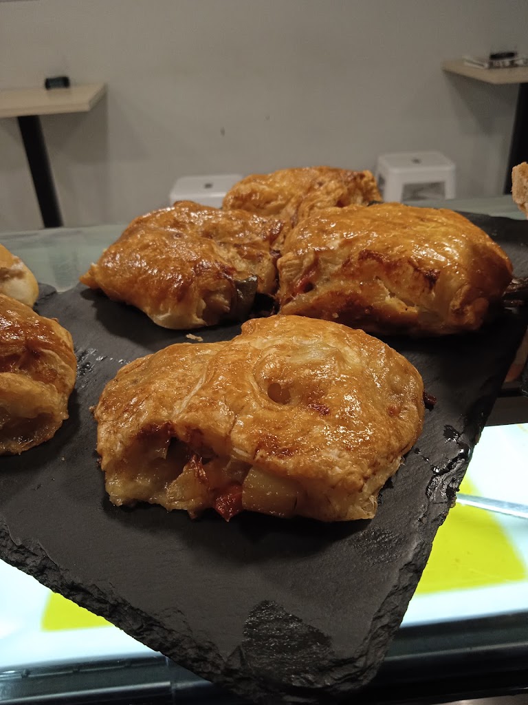 El Nueve — Comida y bebida