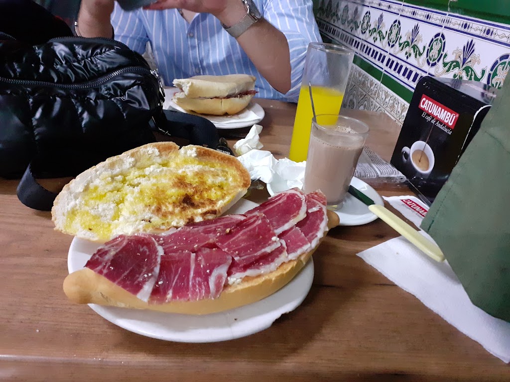 Bar cafeteria el tropezon Rocio — Comida y bebida